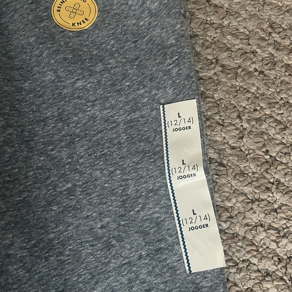 Hoodie & Sweatpants Outfit - Picture 7 of 8